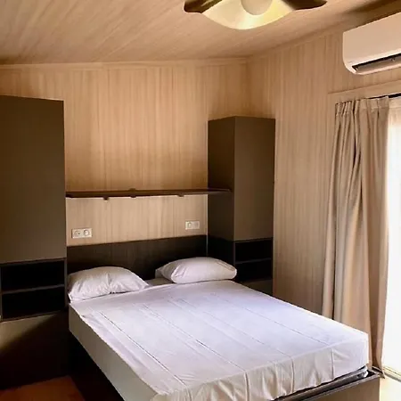 Κάμπινγκ Golfo Di Sogno 4*
