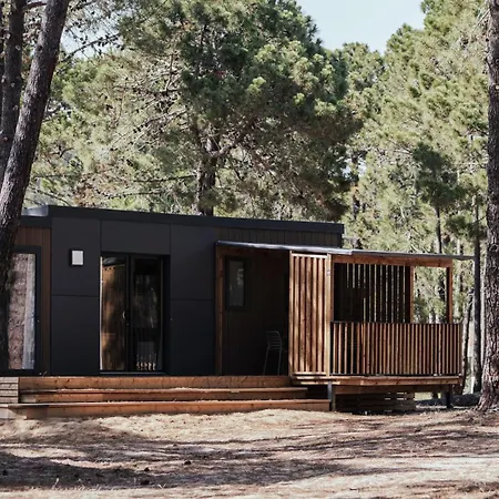 Golfo Di Sogno キャンプ場 4*
