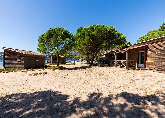 Golfo Di Sogno キャンプ場 4*